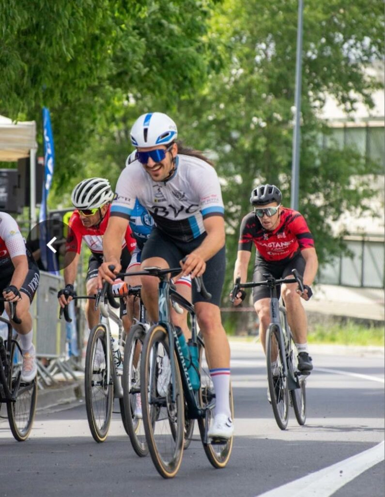 Visuel sur Alan Beaujard à la fin de sa course, après une bonne préparation physique en cyclisme avec JGA Coaching.