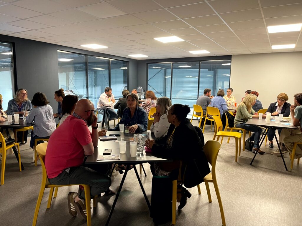 Visuel sur la salle de réunion du RED de Brive, réseau d'entrepreneurs.